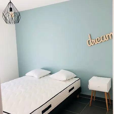 Apartment Appt Moderne Vieil 3 Piec