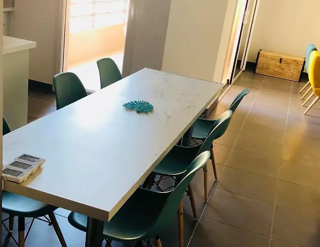 Lägenhet Appt Moderne Vieil 3 Piec